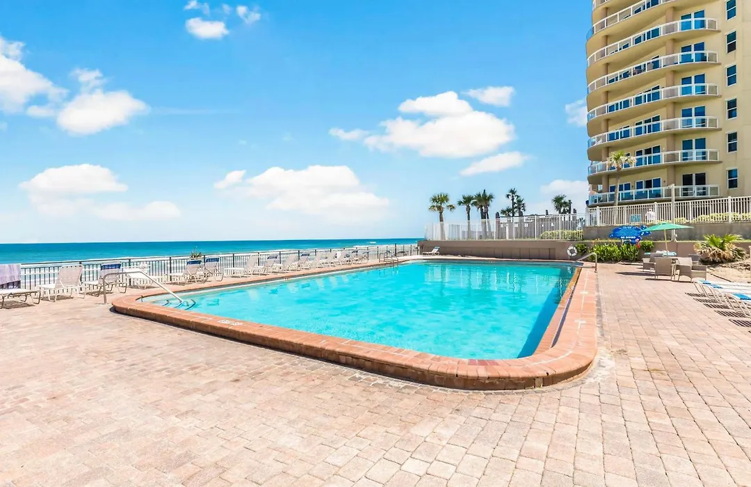 Newly Remodeled Beachfront Studio With Pool-1