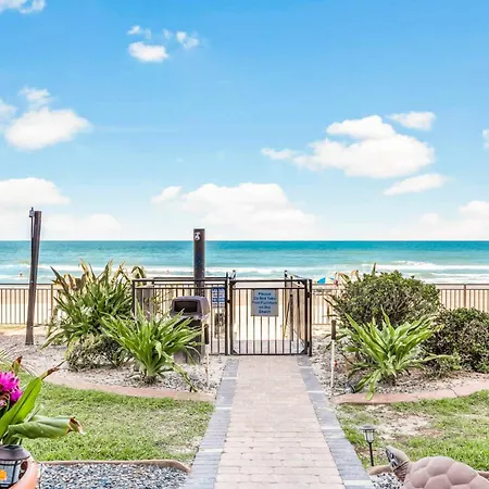 Newly Remodeled Beachfront Studio With Pool-2
